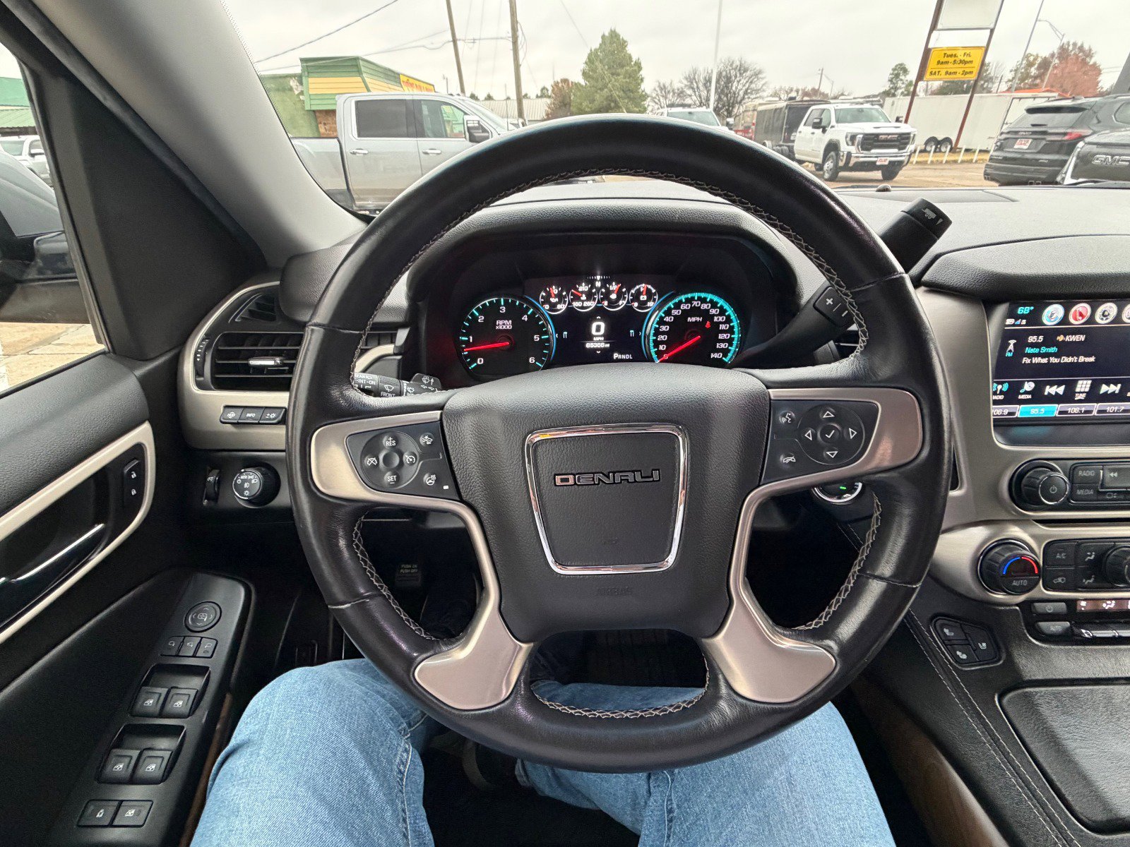Used 2019 GMC Yukon XL Denali w/ Open Road Package image 12