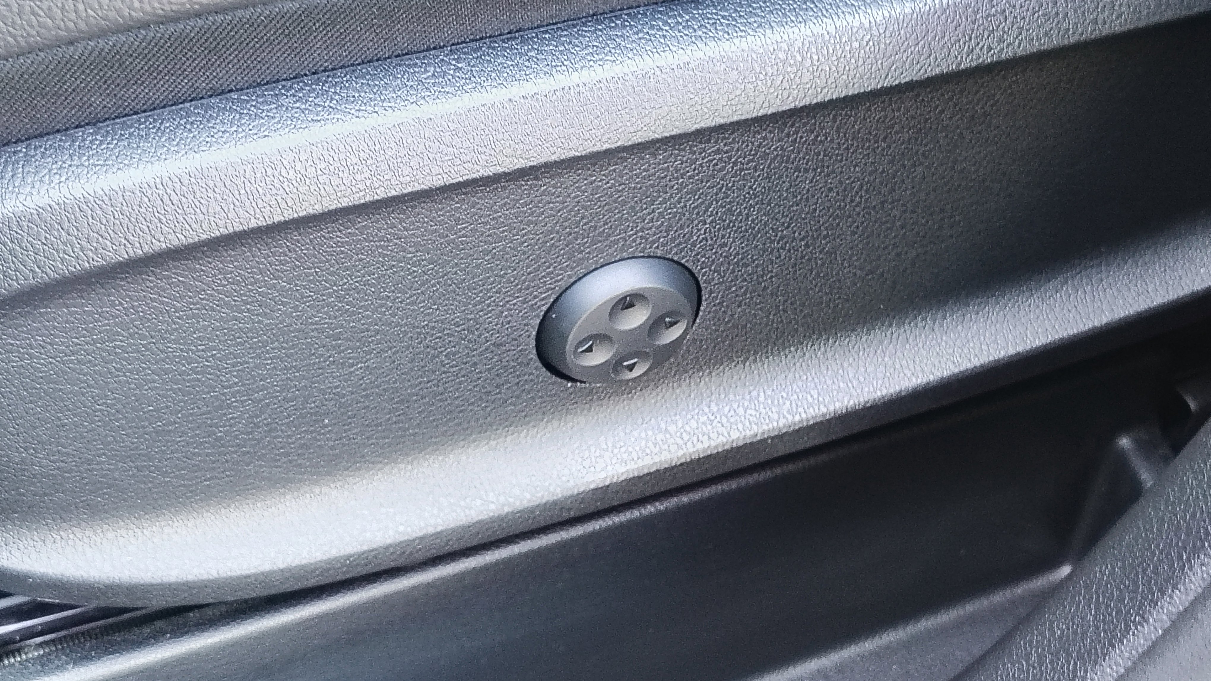 Used 2021 Mercedes-Benz GLB 250 4MATIC image 13