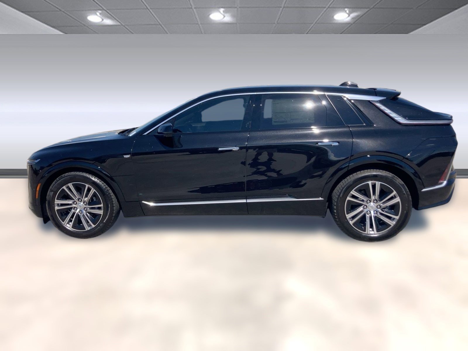 New 2026 Cadillac Lyriq Luxury image 2