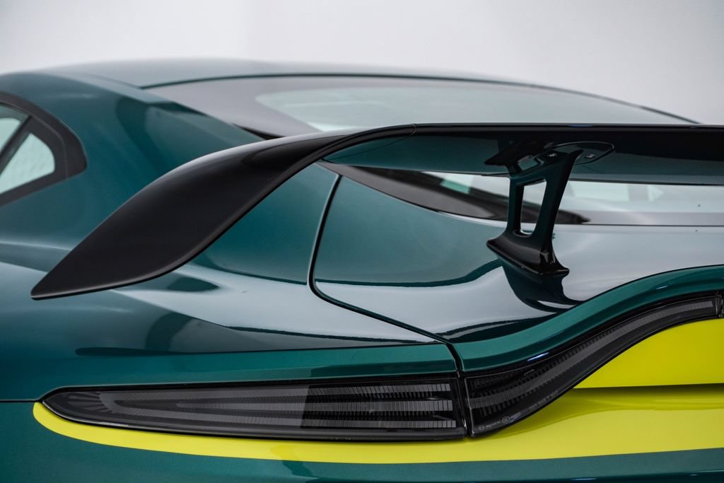 Used 2023 Aston Martin V12 Vantage RWD image 13
