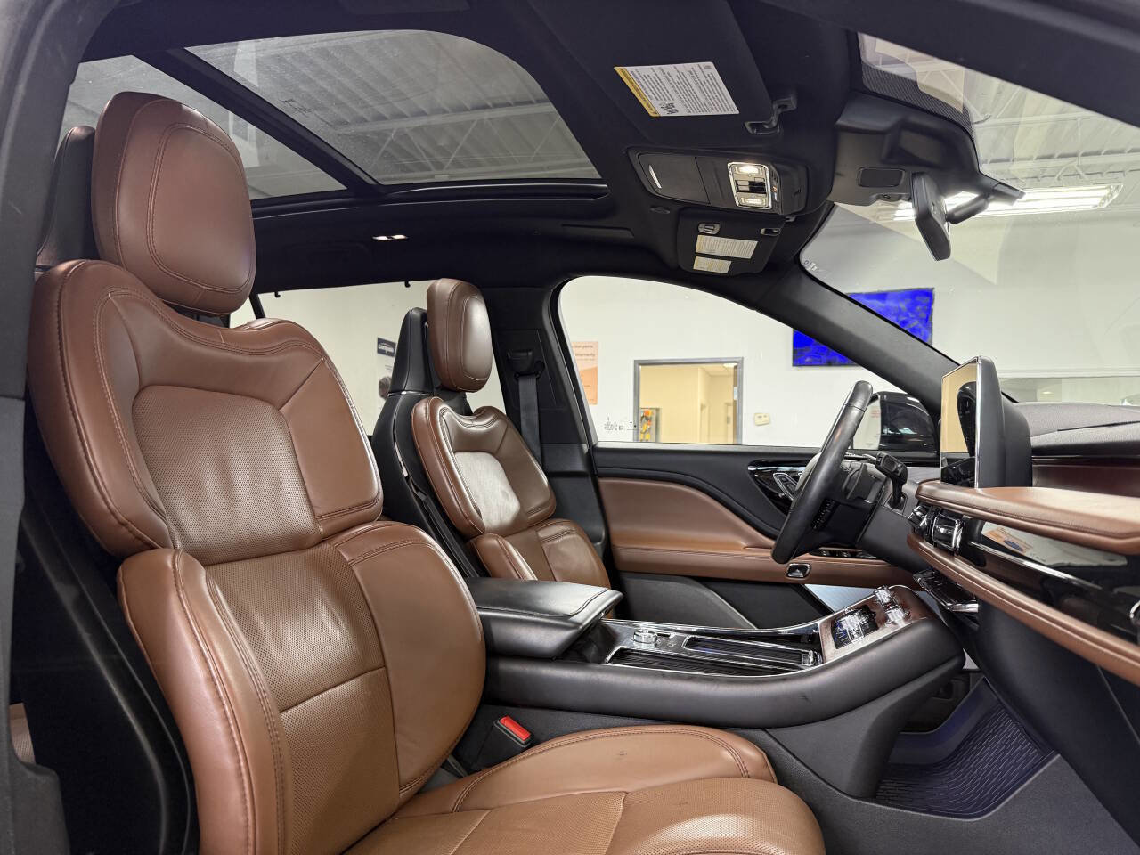 Used 2020 Lincoln Aviator Reserve w/ Equipment Group 202A image 23