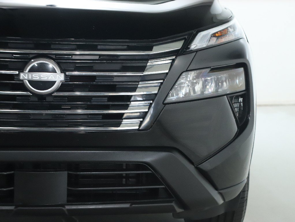 Used 2024 Nissan Rogue SV AWD/4WD image 8