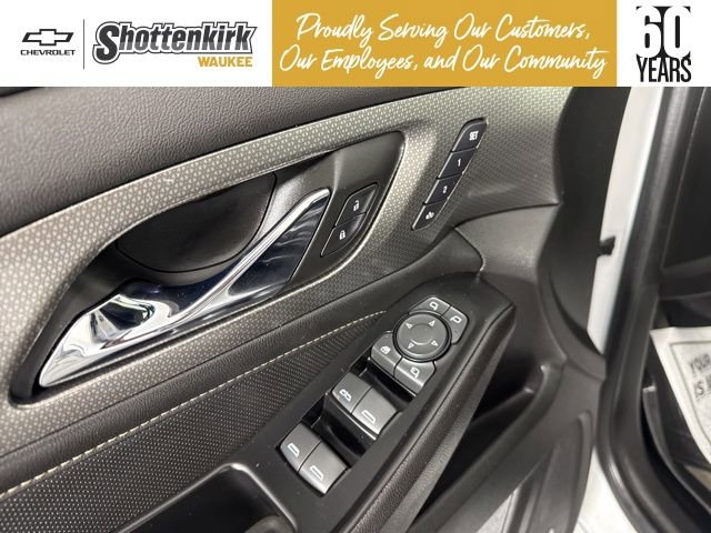 Used 2023 Chevrolet Traverse Premier image 31