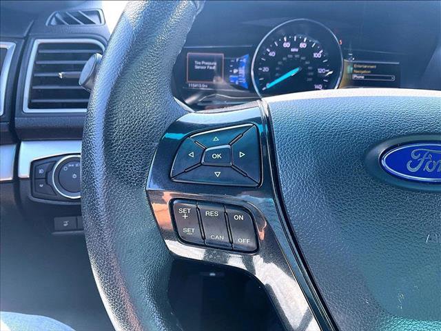 Used 2017 Ford Explorer XLT w/ Equipment Group 202A AWD/4WD image 18