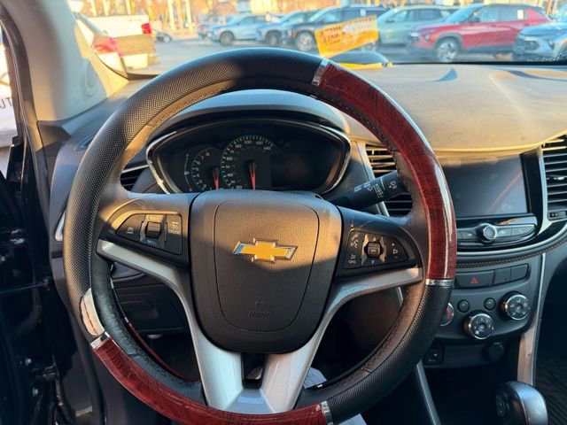 Used 2021 Chevrolet Trax LT w/ Redline Edition image 12