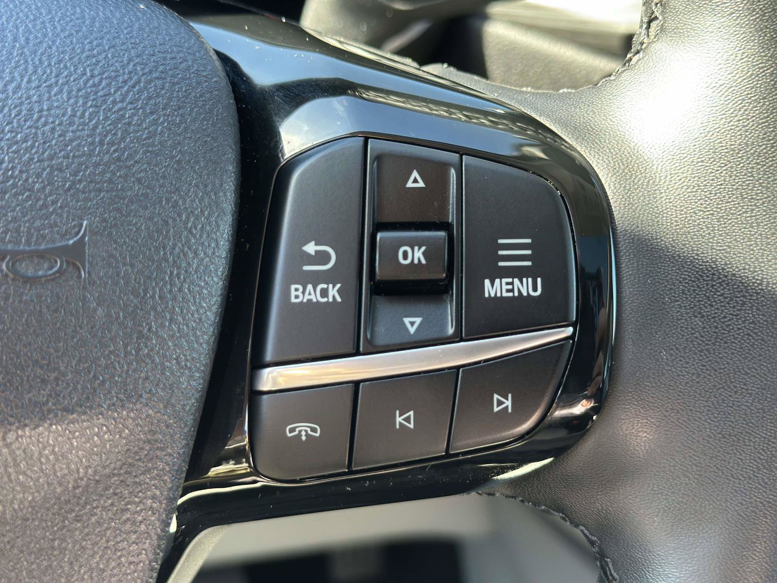 Used 2024 Ford Escape SE w/ PHEV Premium Package FWD image 18