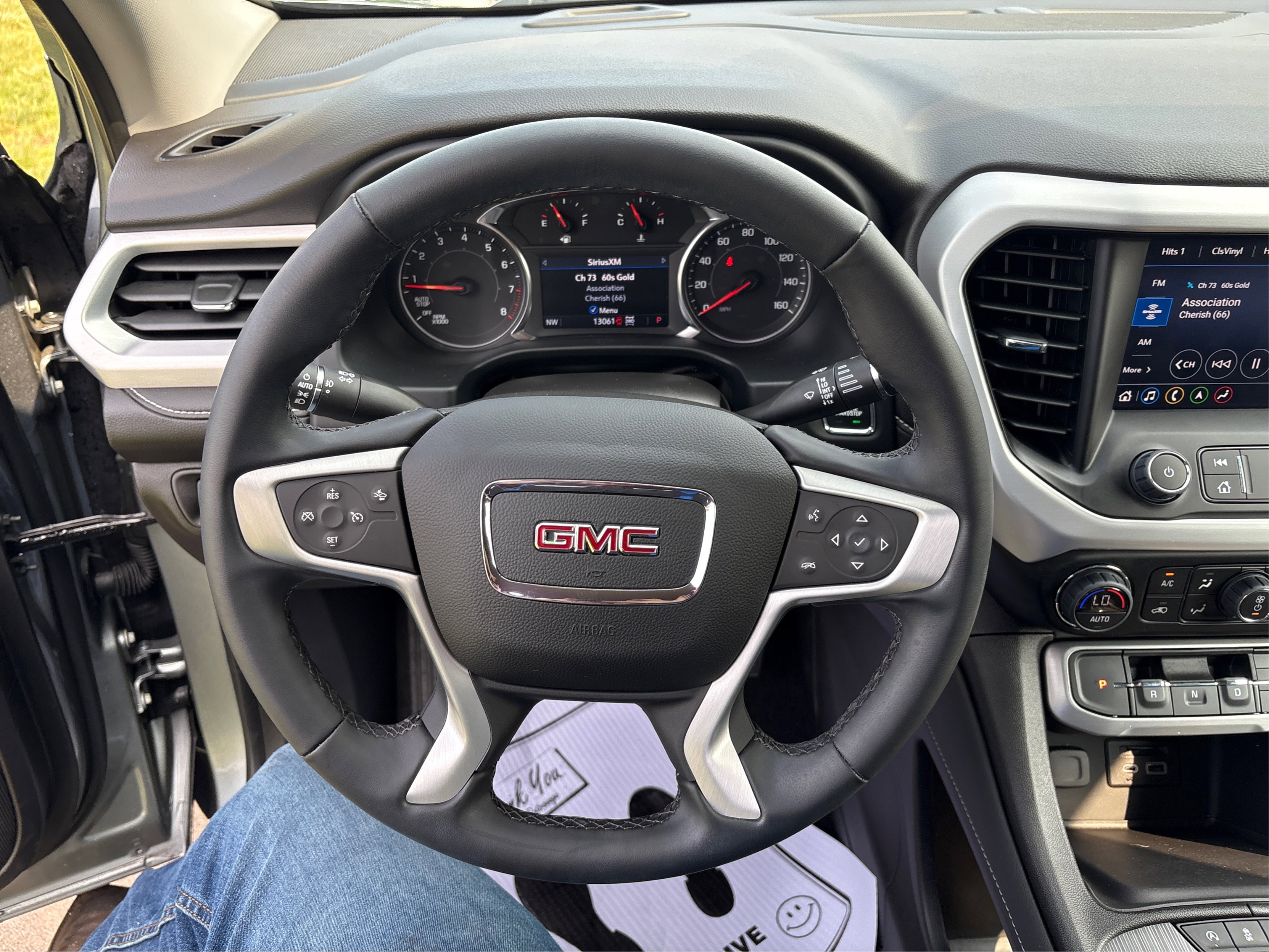 Used 2023 GMC Acadia SLT image 14