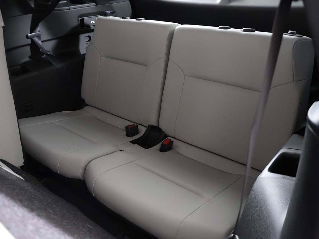 New 2025 Mitsubishi Outlander SE image 33