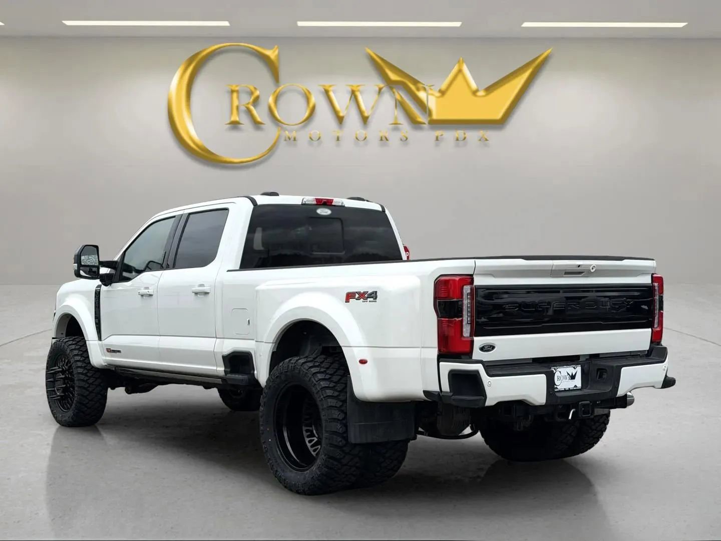 Used 2026 Ford F450 Platinum w/ FX4 Off-Road Package image 10