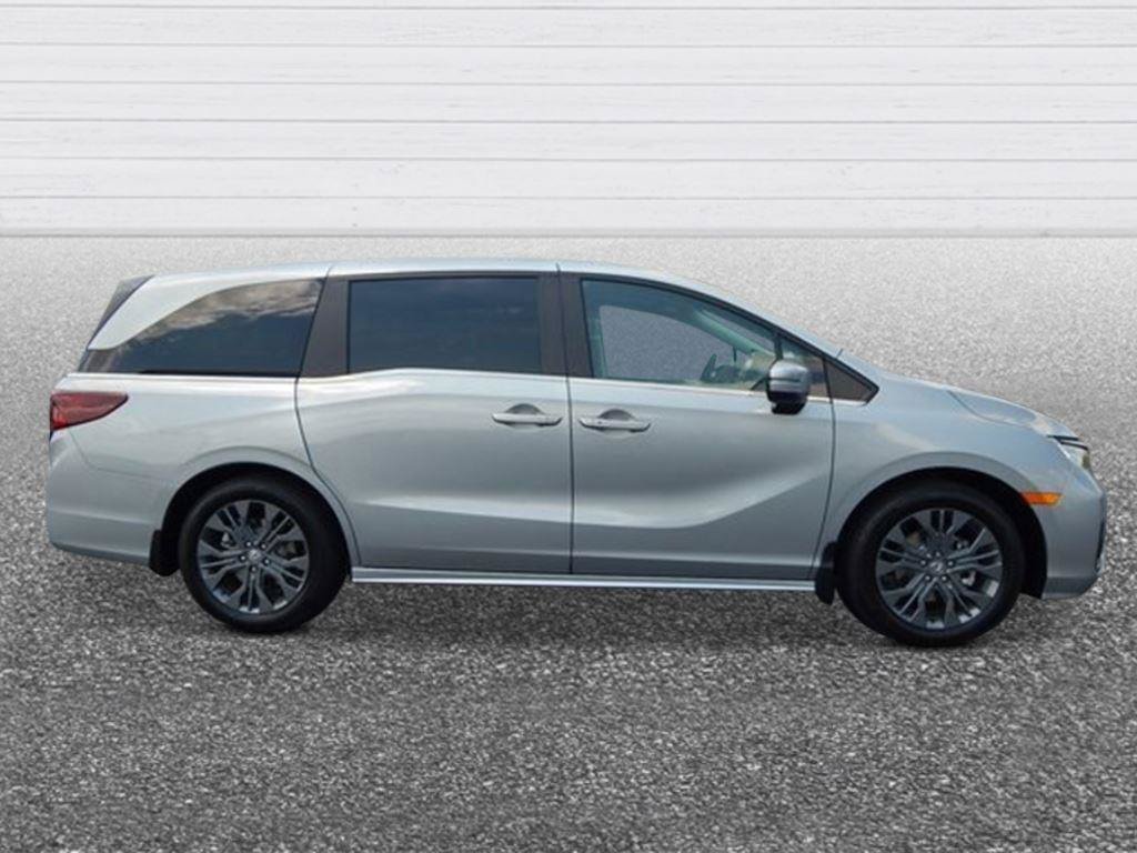 New 2026 Honda Odyssey Touring image 6