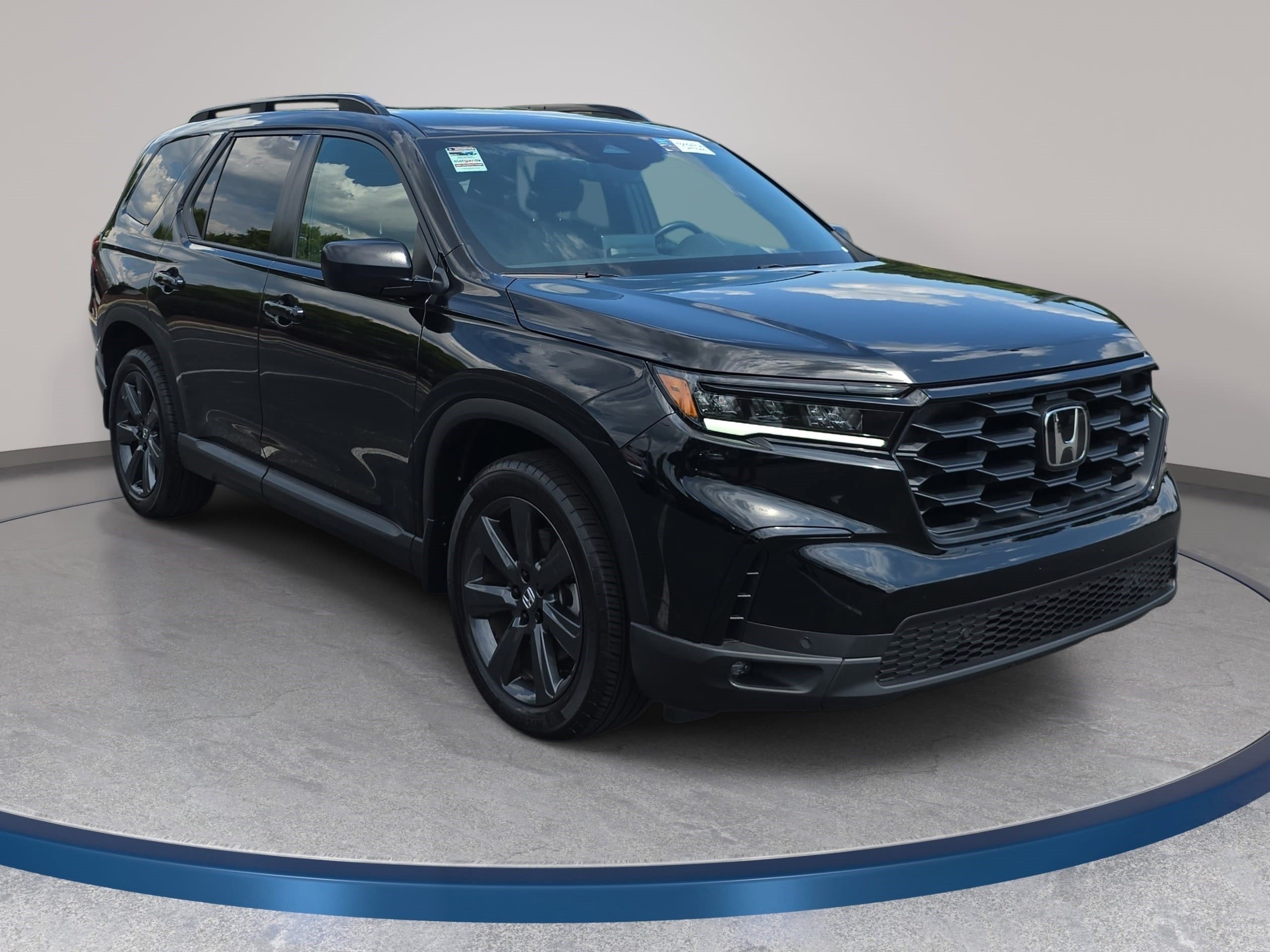 Used 2025 Honda Pilot Sport image 3