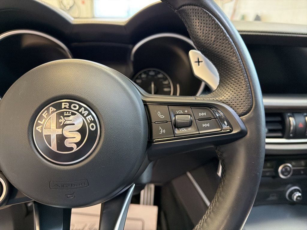 Used 2023 Alfa Romeo Stelvio Veloce image 25