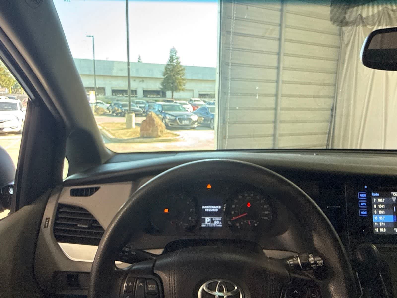 Used 2016 Toyota Sienna LE FWD image 24