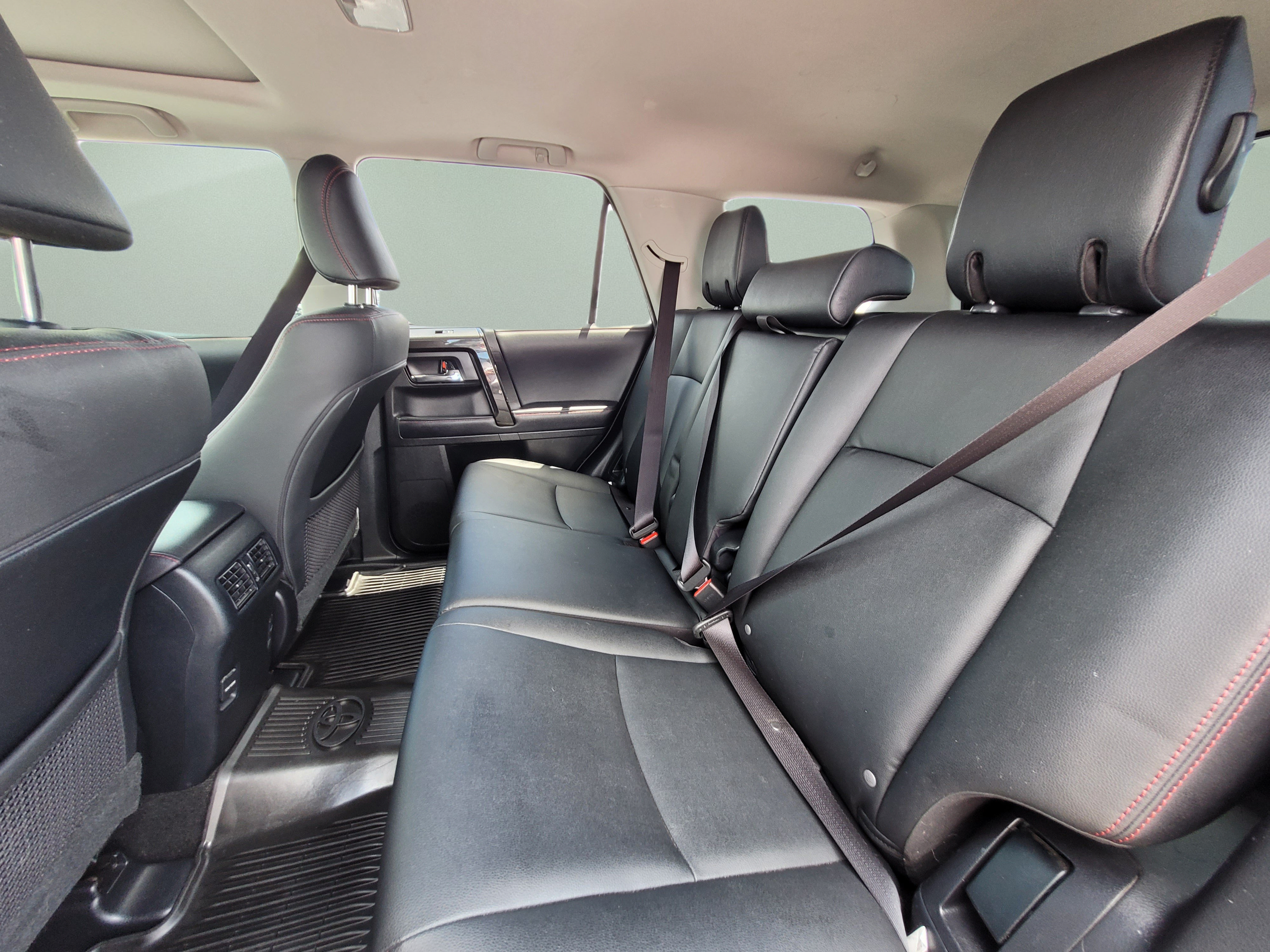 Used 2019 Toyota 4Runner TRD Off-Road Premium AWD/4WD image 16