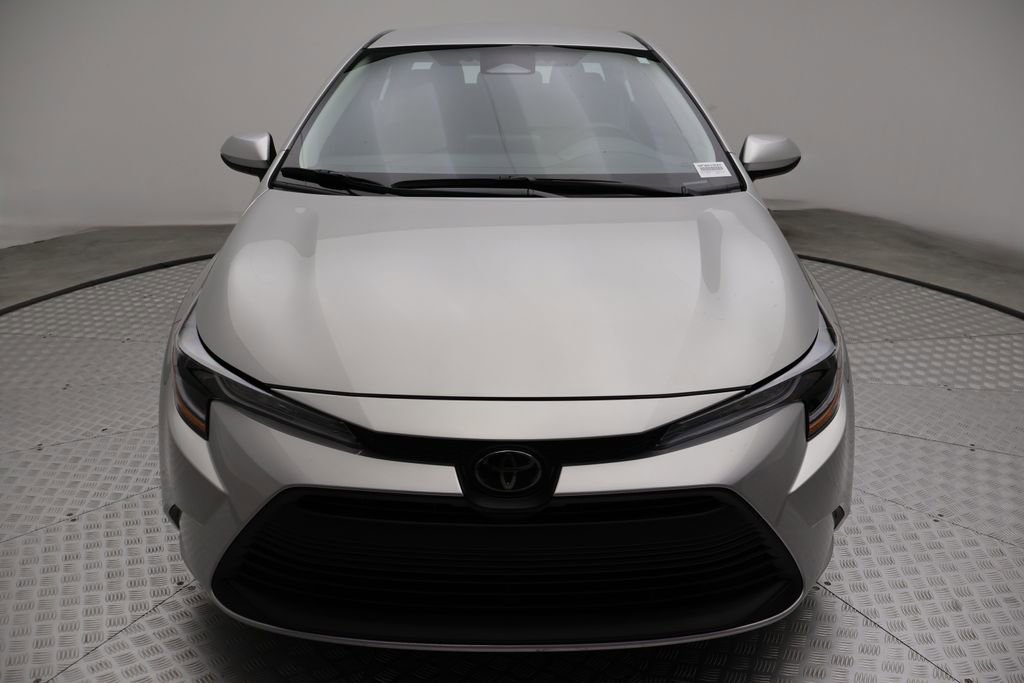 Used 2025 Toyota Corolla LE FWD image 5