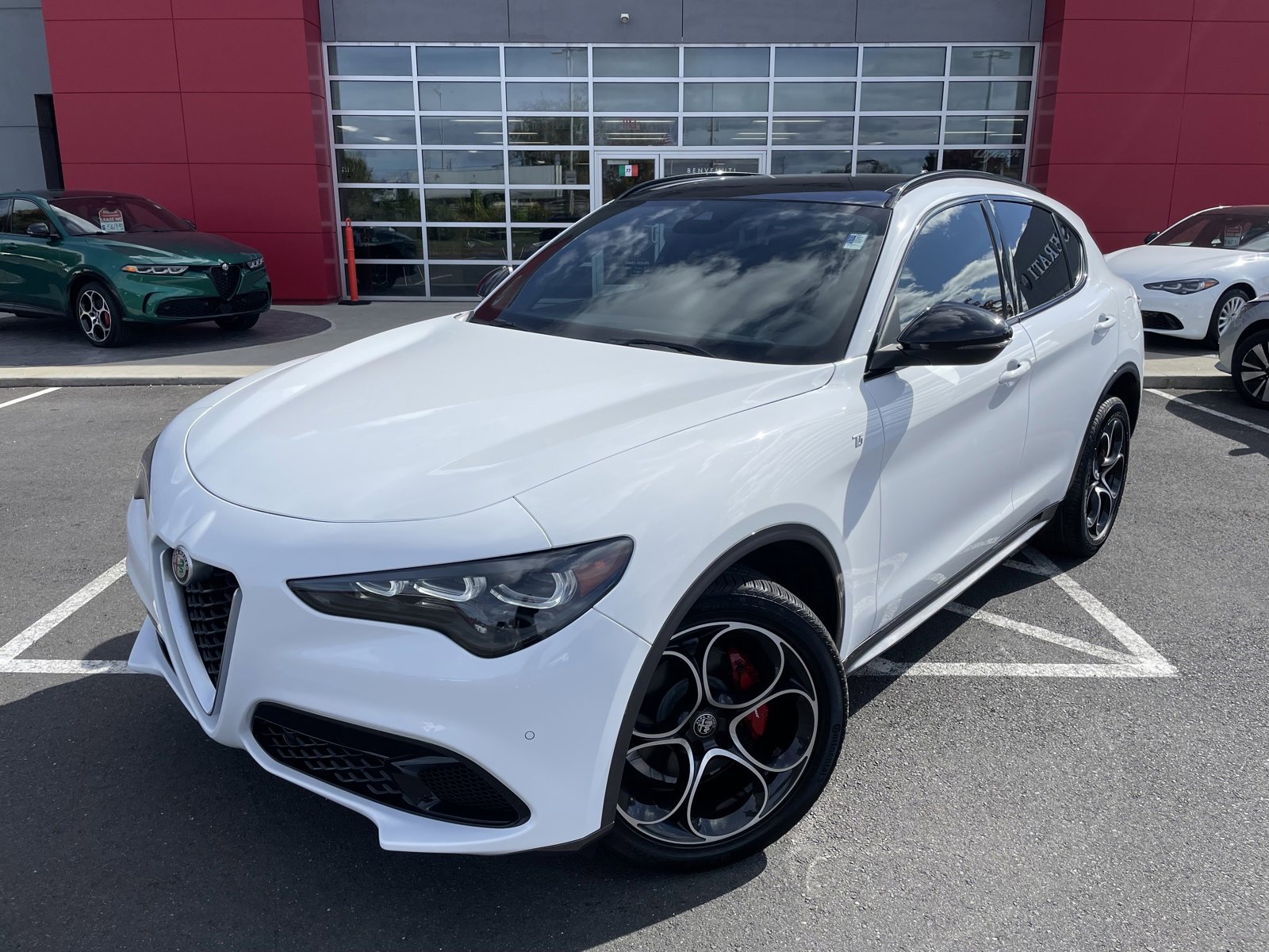 Used 2024 Alfa Romeo Stelvio Ti w/ Active Assist Plus Package image 29