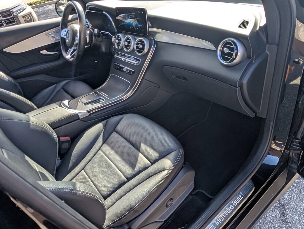 Used 2022 Mercedes-Benz GLC 300 image 18