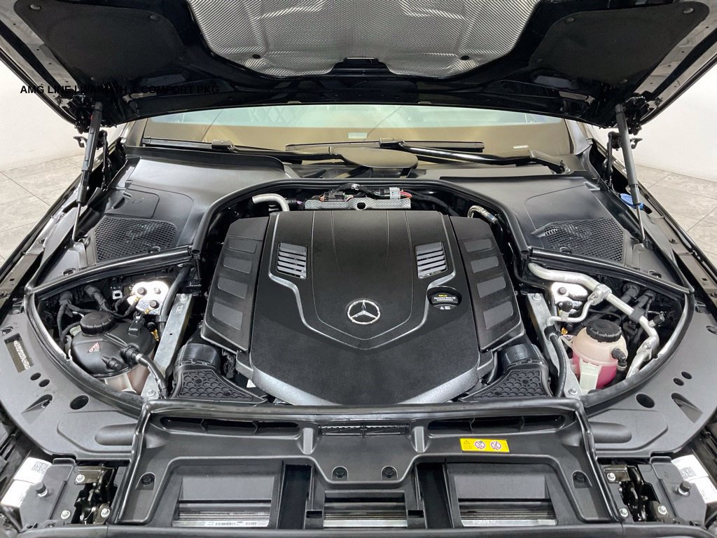 Used 2022 Mercedes-Benz S 580 4MATIC Sedan w/ AMG Line Package image 13