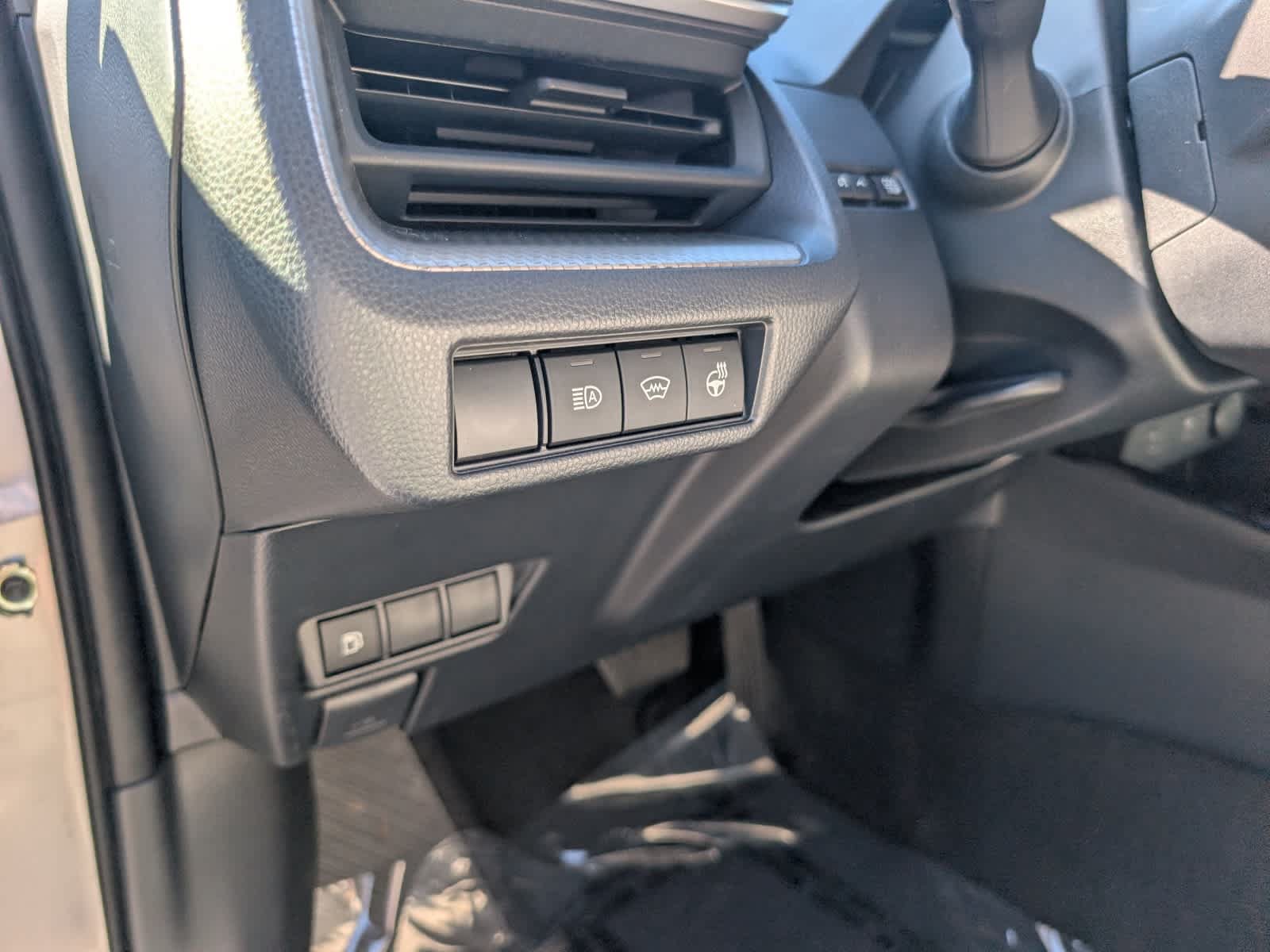 Used 2024 Toyota Prius XLE FWD image 21