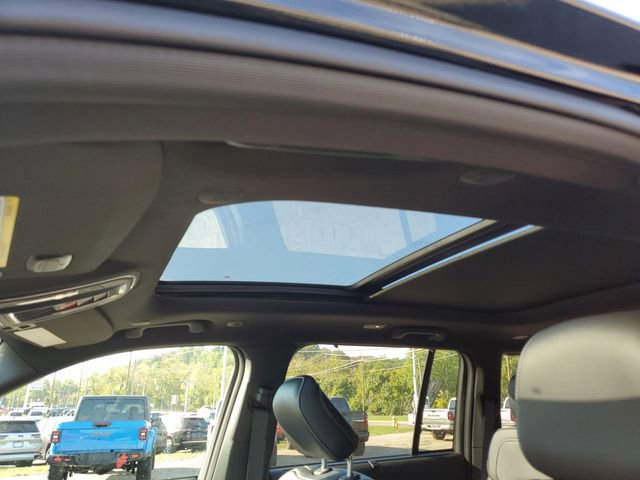 New 2025 Jeep Grand Cherokee Limited w/ Luxury Tech Group II image 17