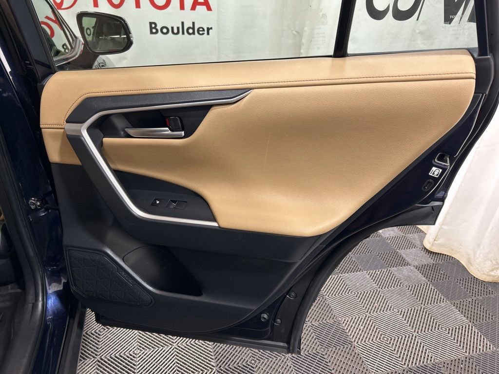 Used 2019 Toyota RAV4 Limited AWD/4WD image 16