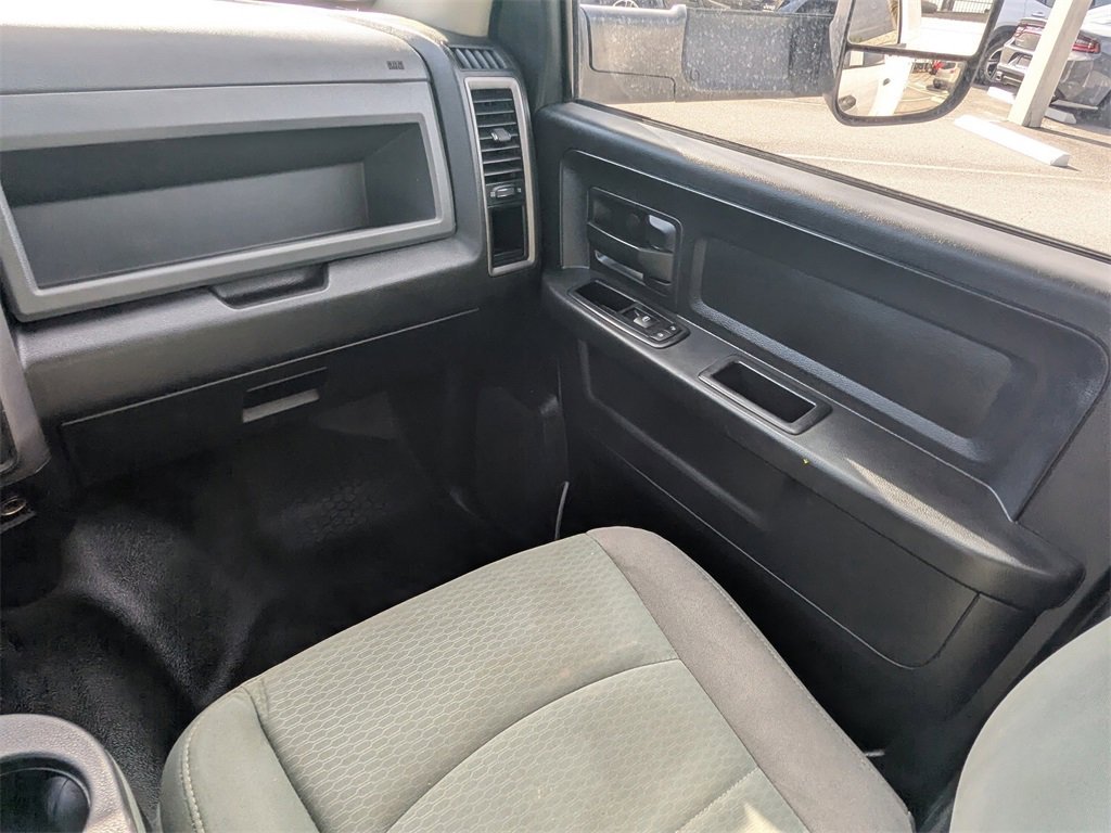 Used 2015 RAM 3500 Tradesman w/ Chrome Appearance Group image 17