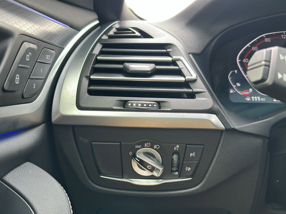 Used 2022 BMW X4 xDrive30i w/ M Sport Package 2 AWD/4WD image 36