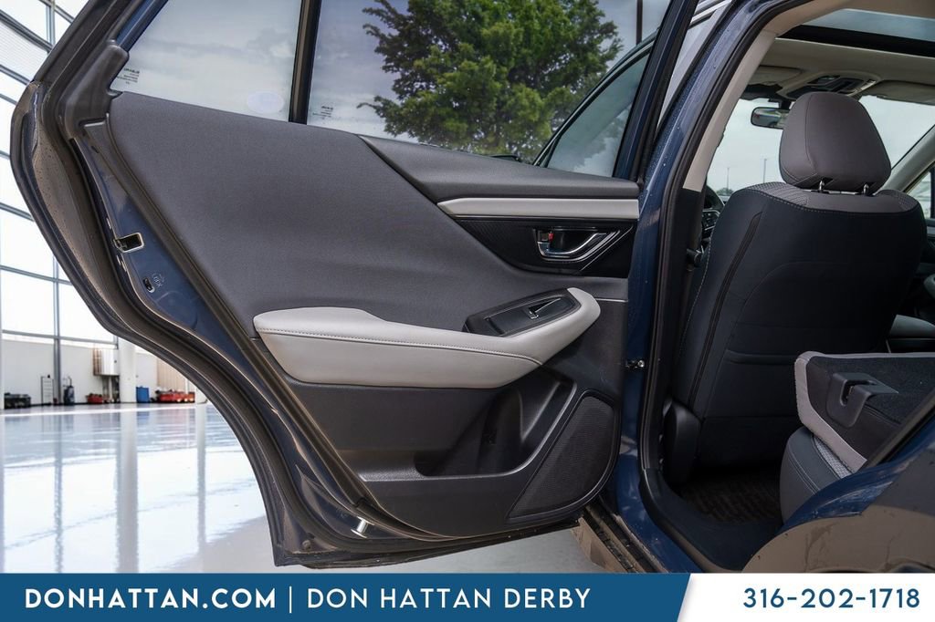 Used 2025 Subaru Outback Premium AWD/4WD image 19