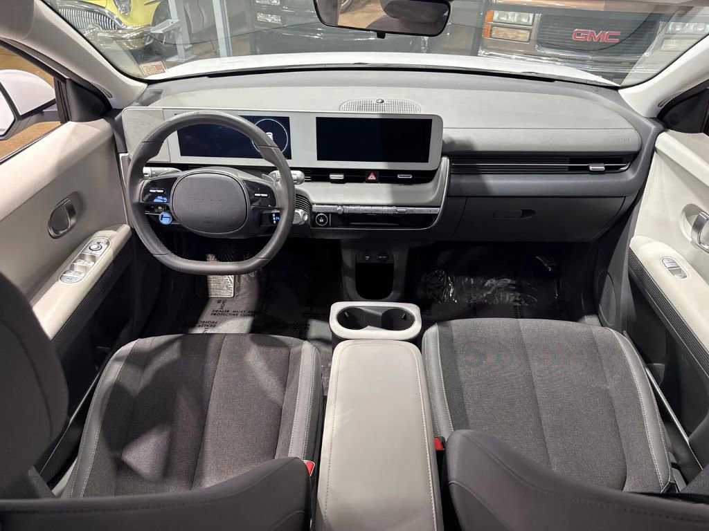 Used 2024 Hyundai Ioniq 5 SE image 17