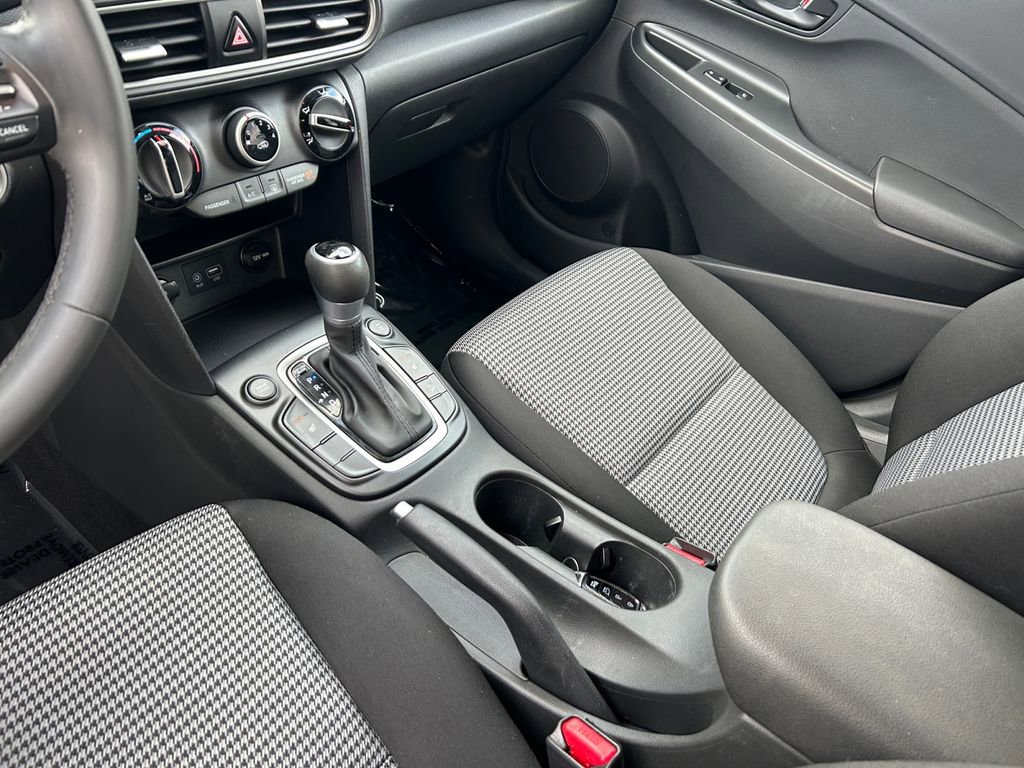 Certified 2021 Hyundai Kona SEL w/ Cargo Package image 20
