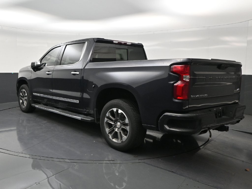 Used 2023 Chevrolet Silverado 1500 High Country RWD image 3