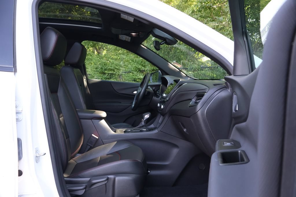 Used 2023 Chevrolet Equinox RS w/ RS Leather Package AWD/4WD image 43
