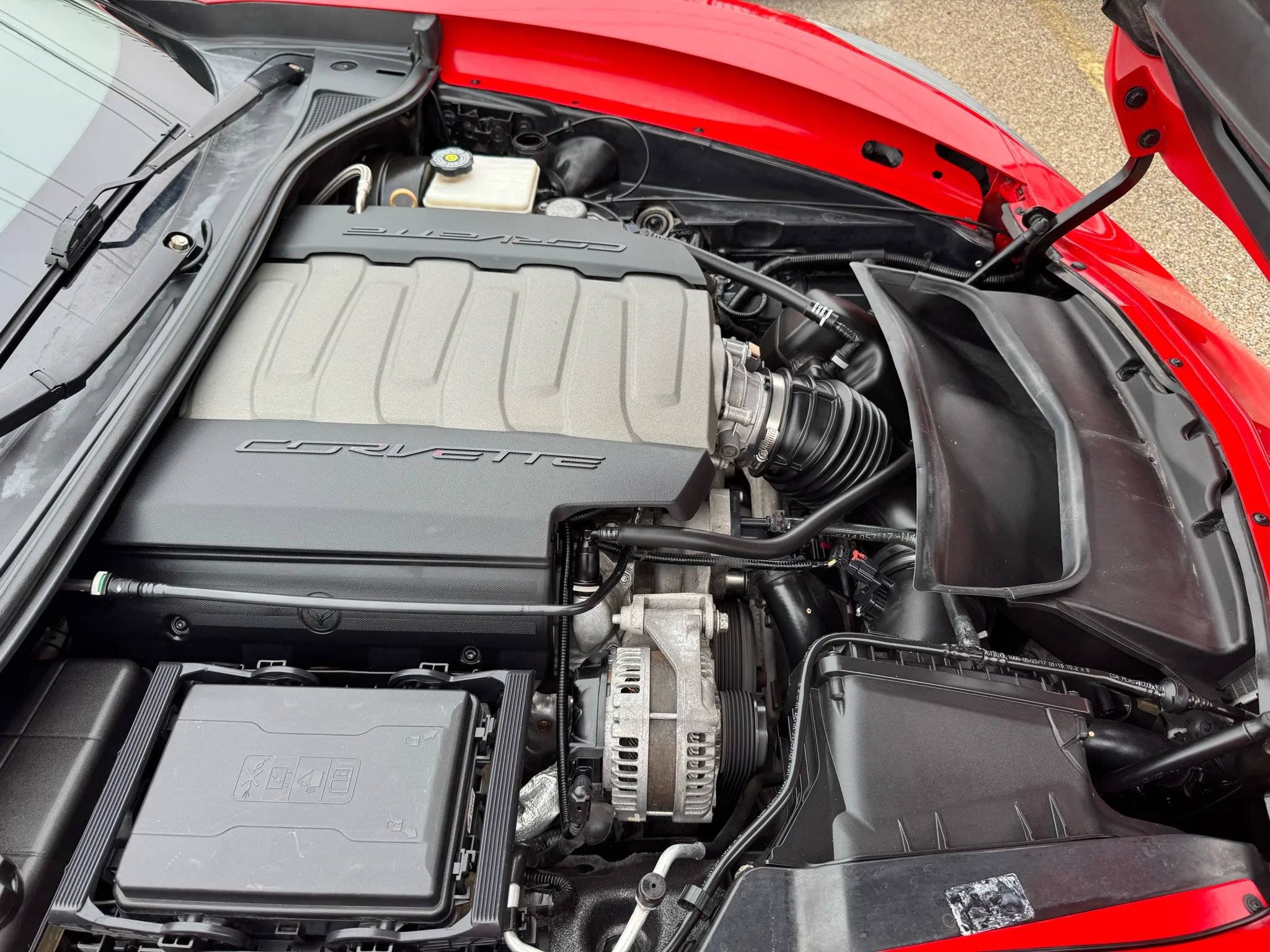 Used 2018 Chevrolet Corvette Stingray Coupe 2D w/ Carbon Flash Badge Package image 35