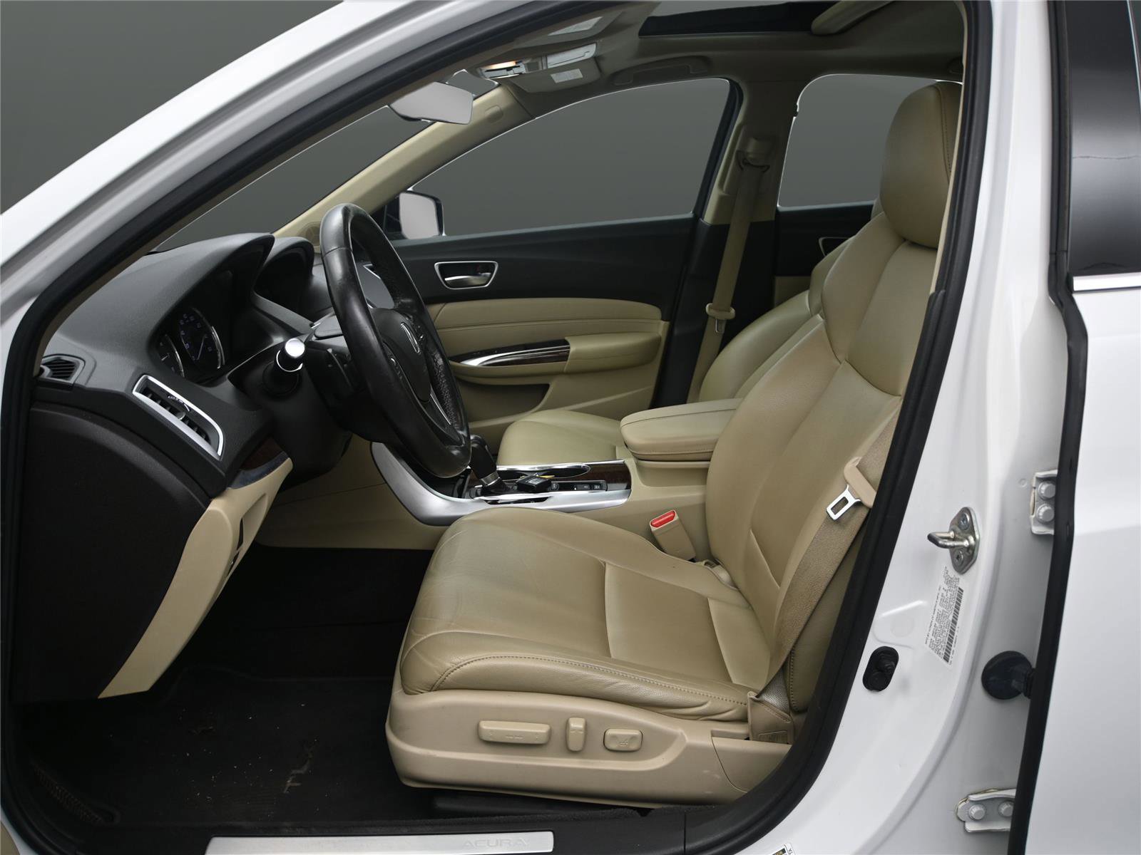 Used 2019 Acura TLX FWD image 9