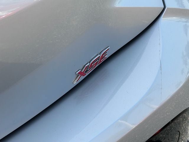 Used 2025 Toyota Corolla XSE FWD image 15