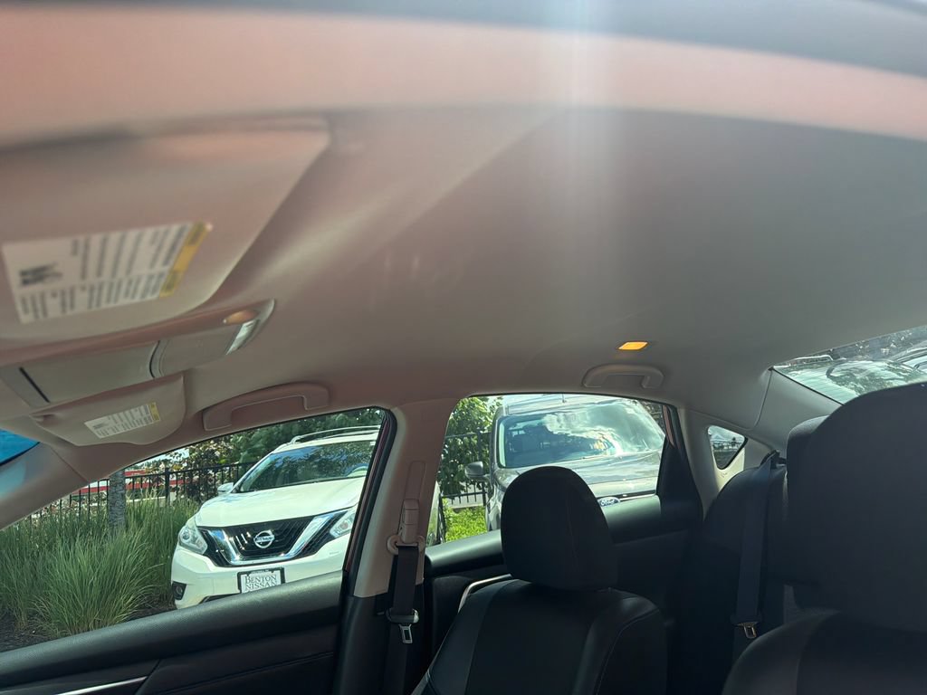 Used 2017 Nissan Altima 2.5 SR w/ Midnight Edition Package FWD image 21