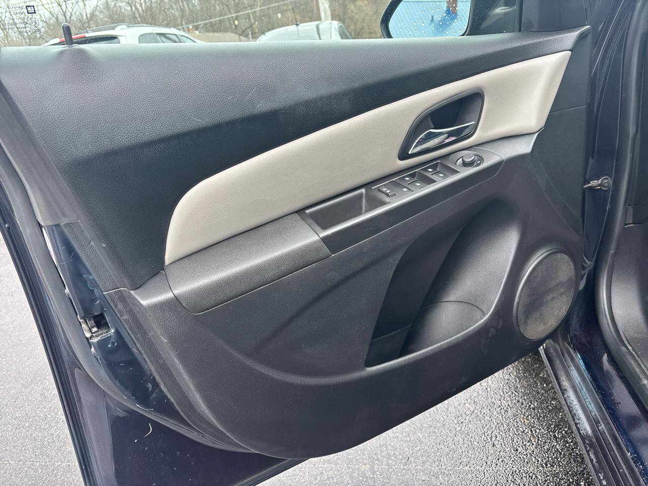 Used 2015 Chevrolet Cruze LS FWD image 10