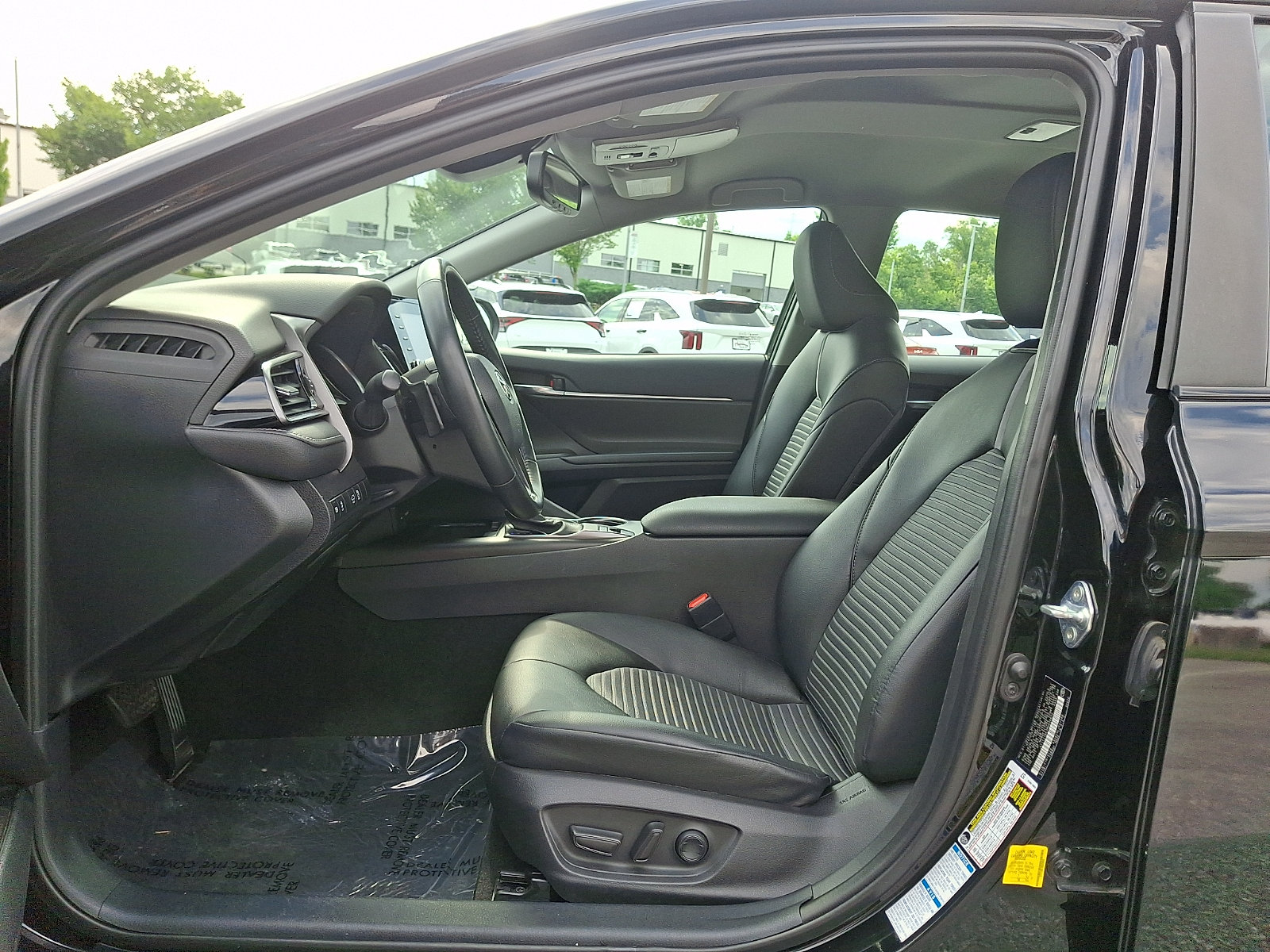 Used 2021 Toyota Camry SE w/ Convenience Package AWD/4WD image 13