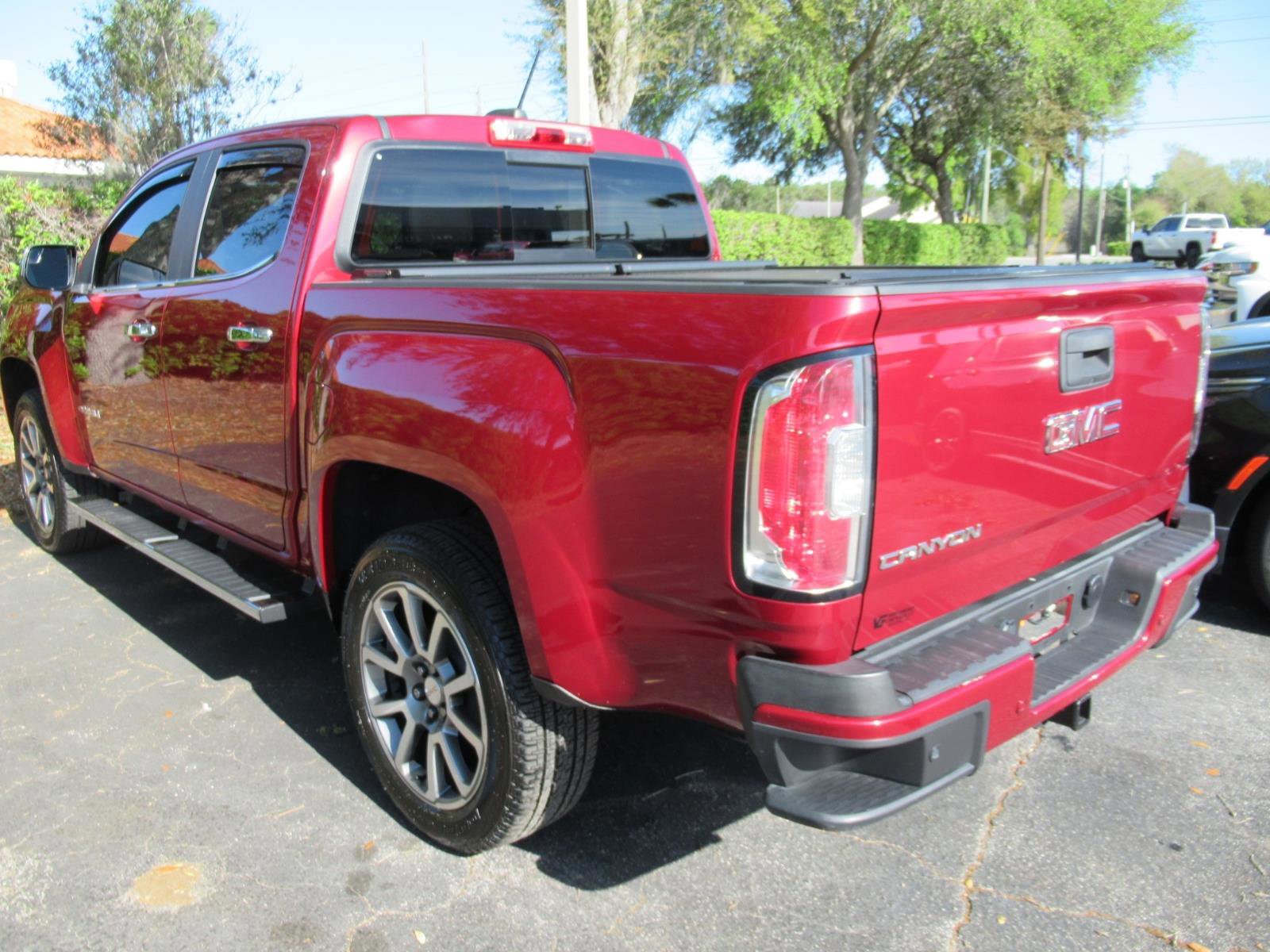 Used 2020 GMC Canyon Denali image 8