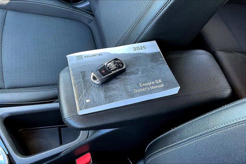 Used 2025 Buick Encore GX Preferred image 32