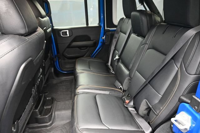 Used 2024 Jeep Wrangler Unlimited Sahara w/ Technology Group AWD/4WD image 18
