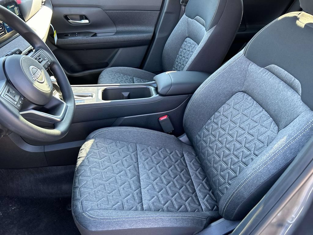 New 2026 Nissan Kicks SV w/ SV Premium Package FWD image 14