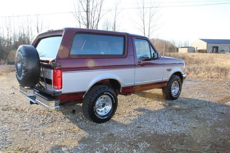 Used 1996 Ford Bronco XLT image 4