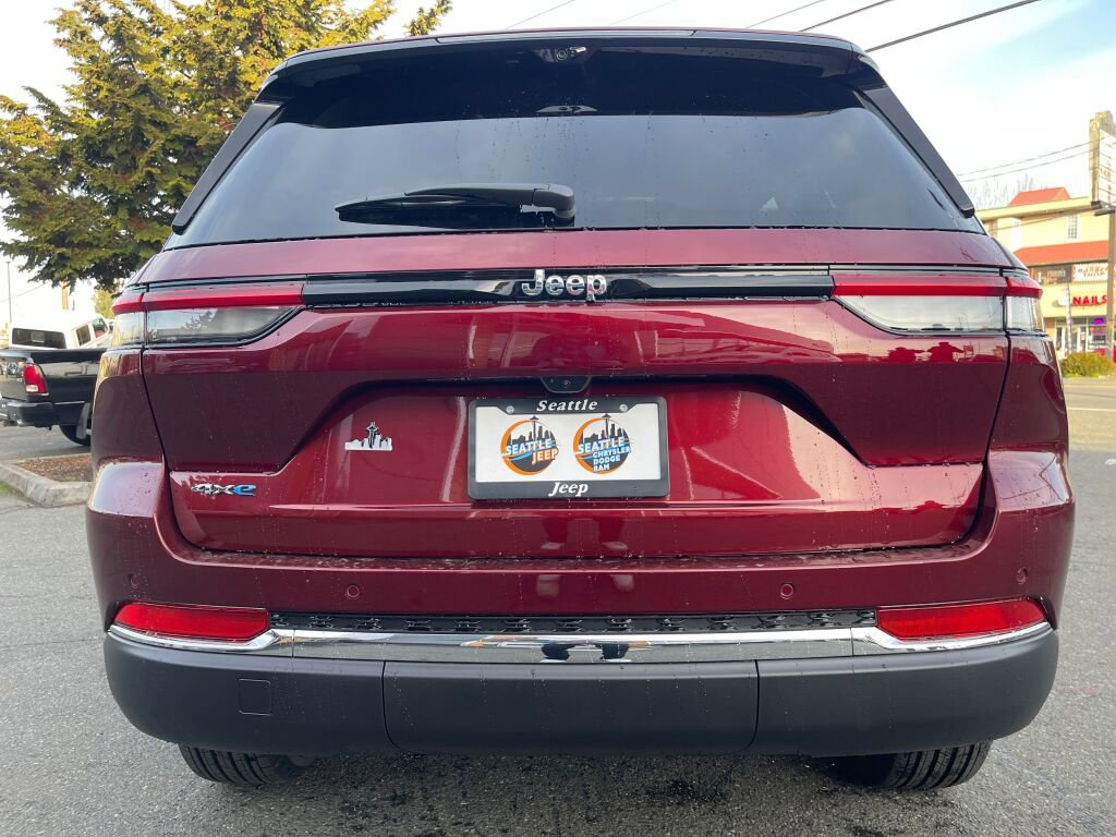 New 2024 Jeep Grand Cherokee Limited 4xe w/ Luxury Tech Group II image 7