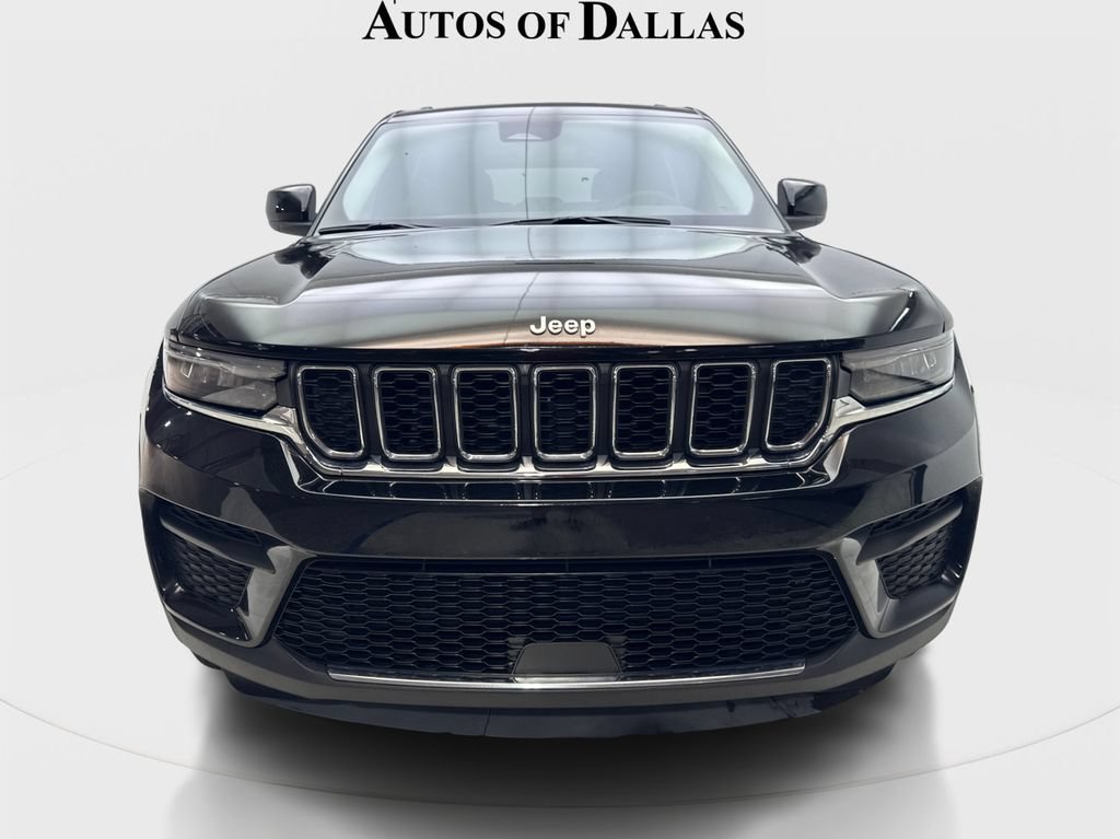 Used 2024 Jeep Grand Cherokee Laredo X w/ Trailer Tow Package AWD/4WD image 3
