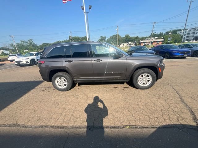 Used 2023 Jeep Grand Cherokee Laredo AWD/4WD image 20