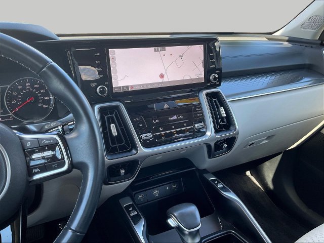 Used 2023 Kia Sorento S FWD image 11
