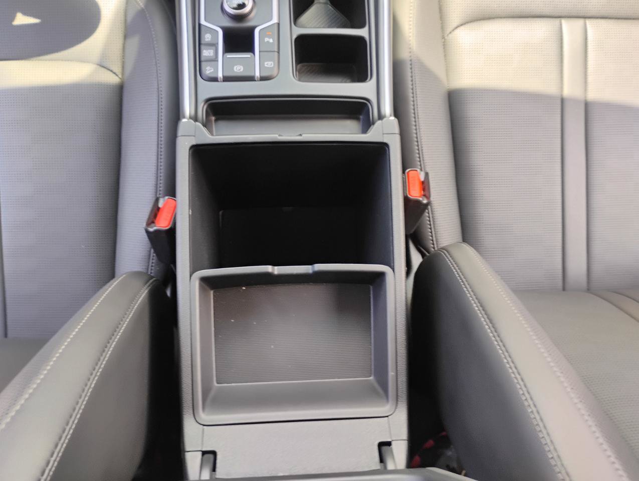 Used 2024 Kia Sorento S w/ Panoramic Sunroof Package FWD image 48