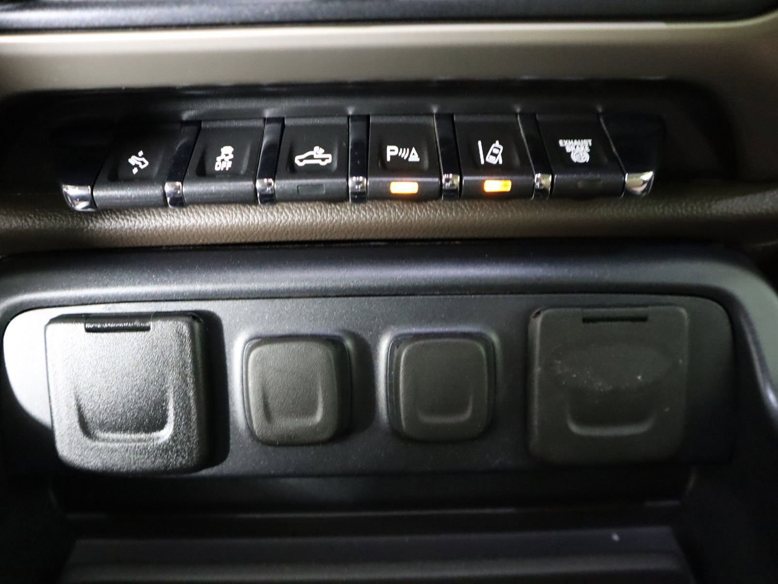 Used 2018 GMC Sierra 2500 Denali w/ Duramax Plus Package image 47