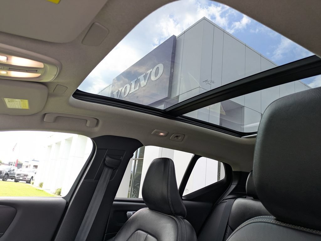 Used 2023 Volvo XC40 B5 Ultimate w/ Climate Package AWD/4WD image 20